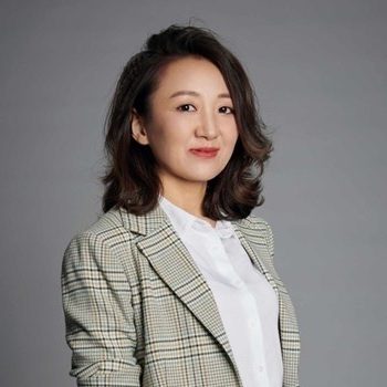 Iris Zhang ,  法律产品培训专家 